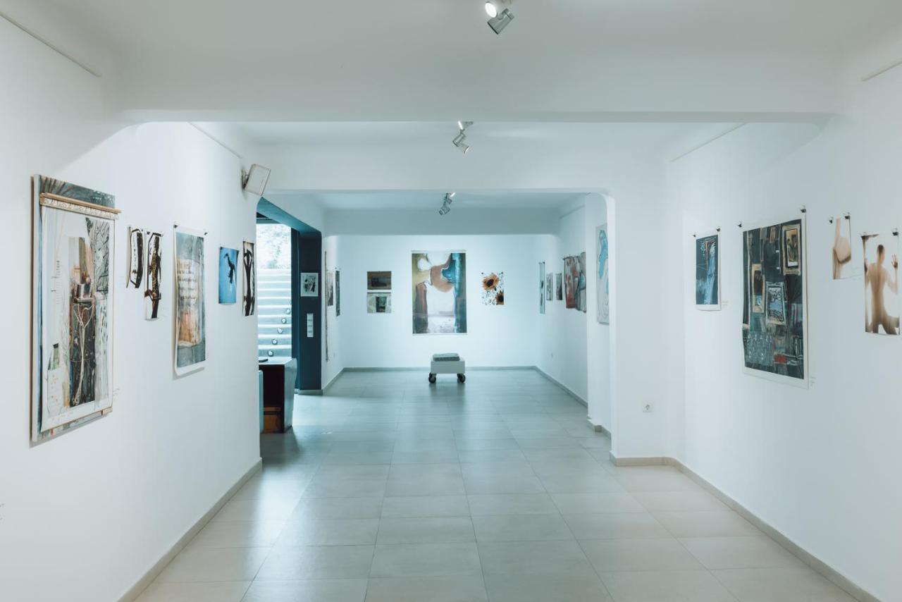 Art Hotel Santorini (Adults Only) Pýrgos Exteriör bild
